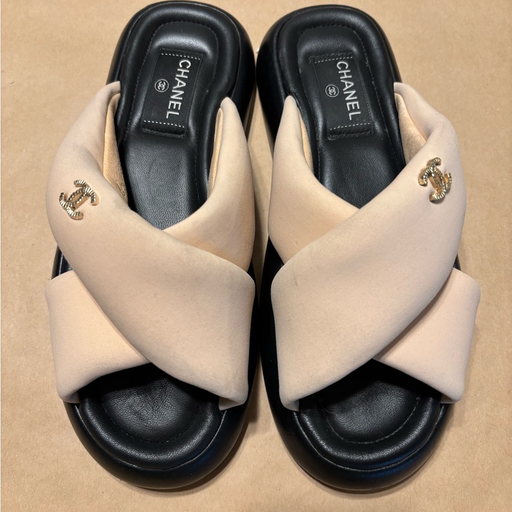Chanel Cream and Black Quilted Sandals‎